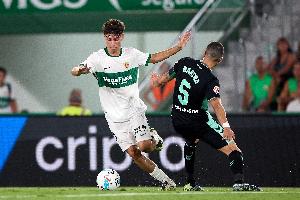 每体：皇马1月尝试签下埃尔切小将门多萨未果，球员视梅西为偶像