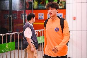 17岁魏祥鑫：未来还是想出去看看 踢出来就在外面 实在不行再回来