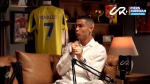 C罗：两个女儿让我向乔治娜求婚，当时都没来得及单膝跪地